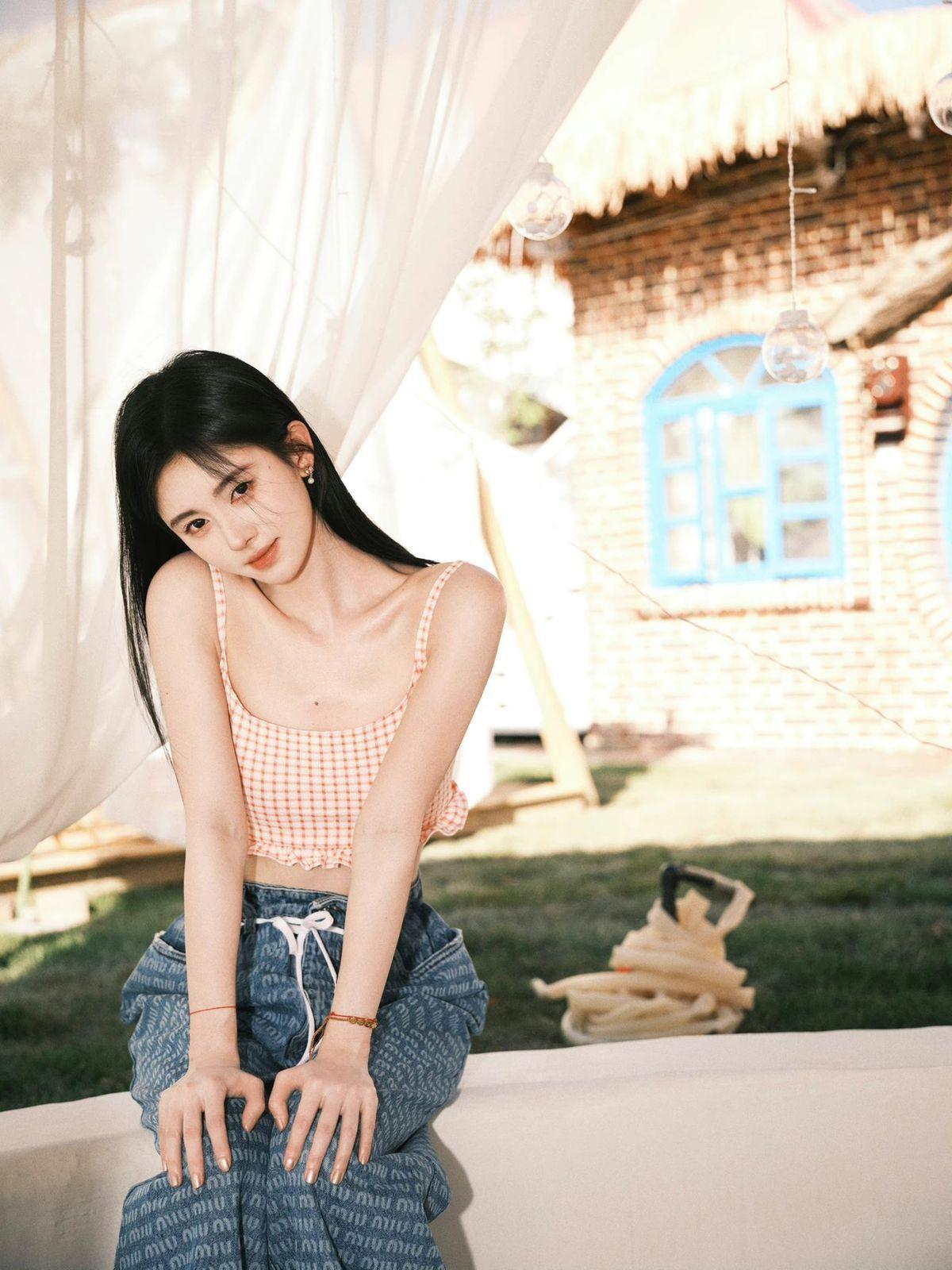  Kiku Ju Jing Yi 鞠婧祎